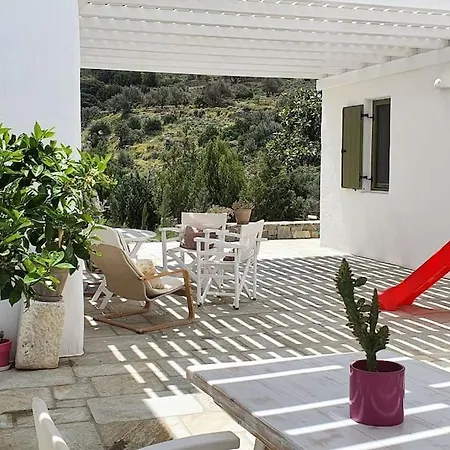 Lovely On The Mountain Apartament Páros